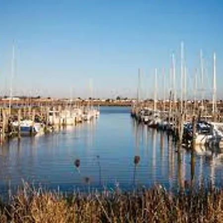 Hébergement de vacances Maisonnette Rénovée Proche Avec Animaux Acceptés Et Parking - Fr-1-194-319 La Faute-sur-Mer